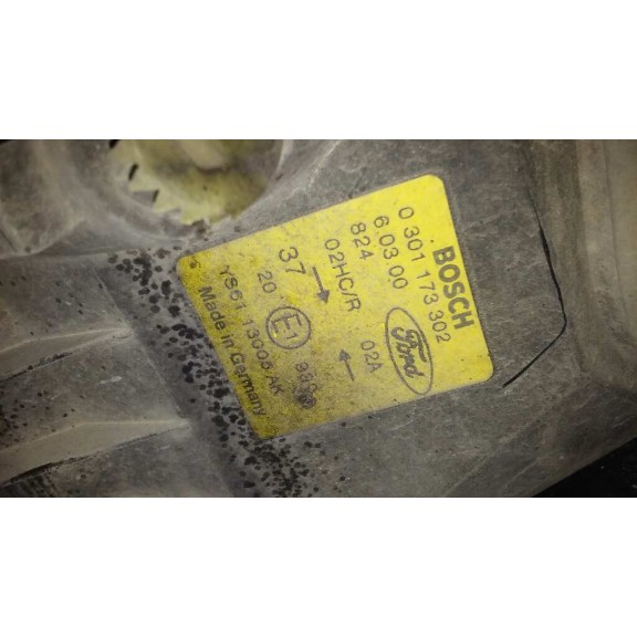 Recambio de faro derecho para ford fiesta berlina básico referencia OEM IAM 0301173302  2ª SERIE