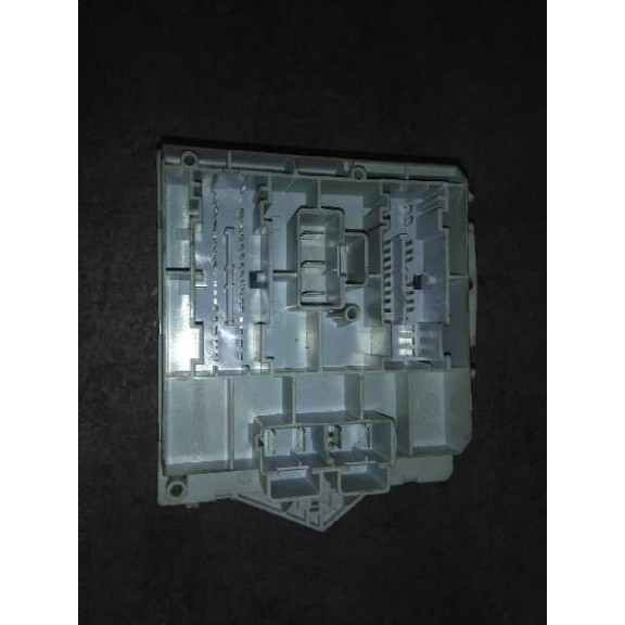 Recambio de caja reles / fusibles para alfa romeo 147 (190) 1.6 16v cat referencia OEM IAM 46558759  