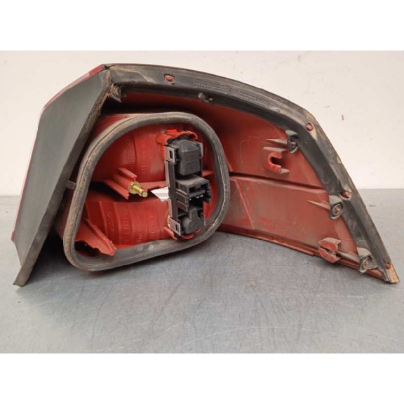 Recambio de piloto trasero izquierdo para renault vel satis (bj0) initiale referencia OEM IAM 8200384031  CRISTAL RAYADO