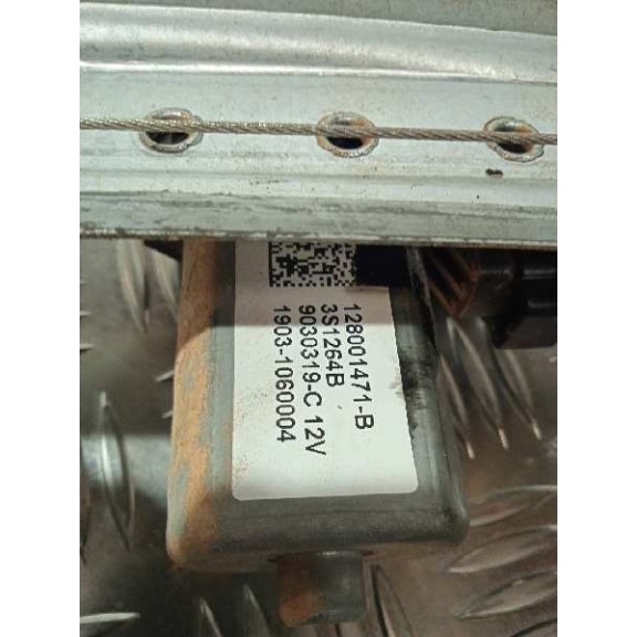 Recambio de elevalunas delantero derecho para dacia duster ambiance 4x2 referencia OEM IAM 19031060004 19031060004 3S1264B