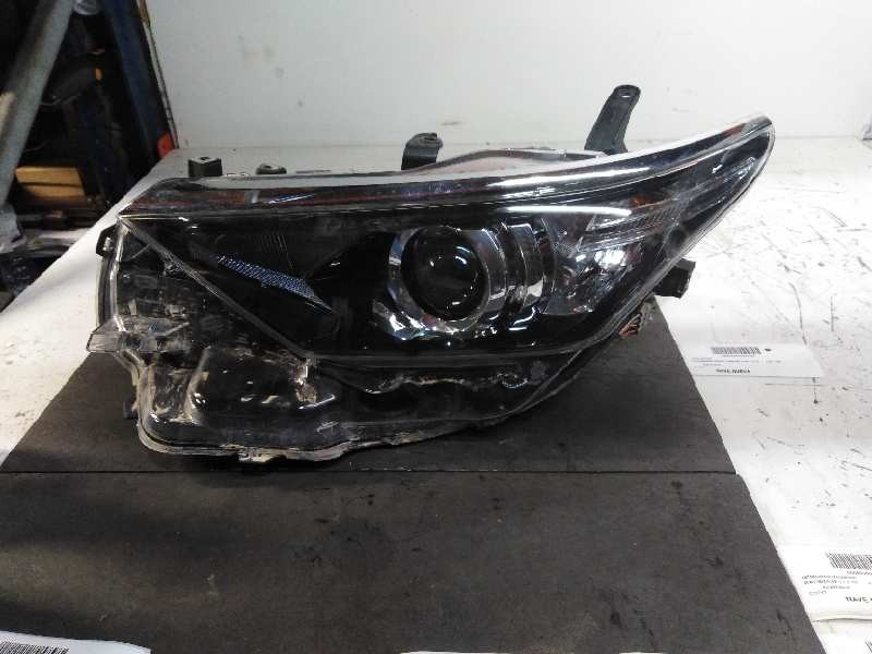 Recambio de faro izquierdo para toyota auris hybrid active referencia OEM IAM 8115002K30 BIFARO 