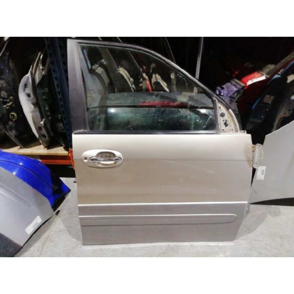 Recambio de puerta delantera derecha para kia carnival ii 2.9 cdri ex referencia OEM IAM  DORADO 