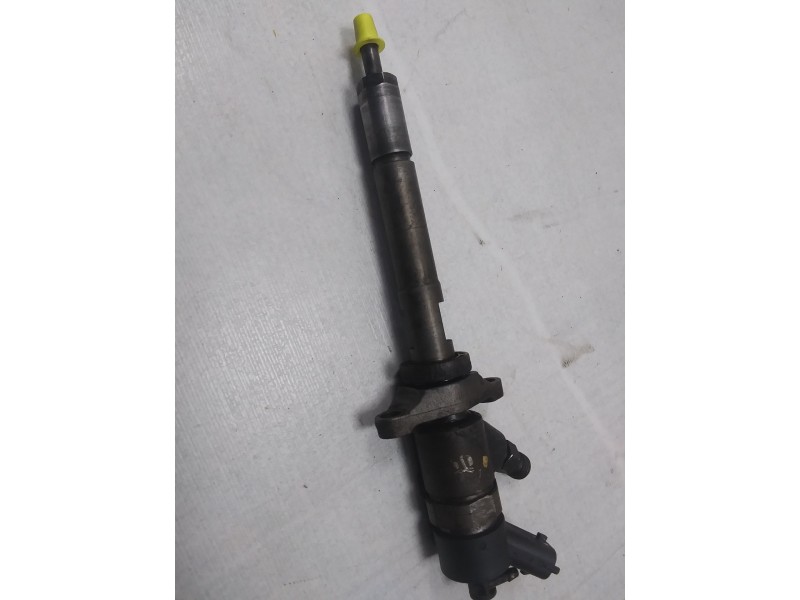 Recambio de inyector para mazda 3 berlina (bk) 1.6 cd diesel cat referencia OEM IAM 0445110188  