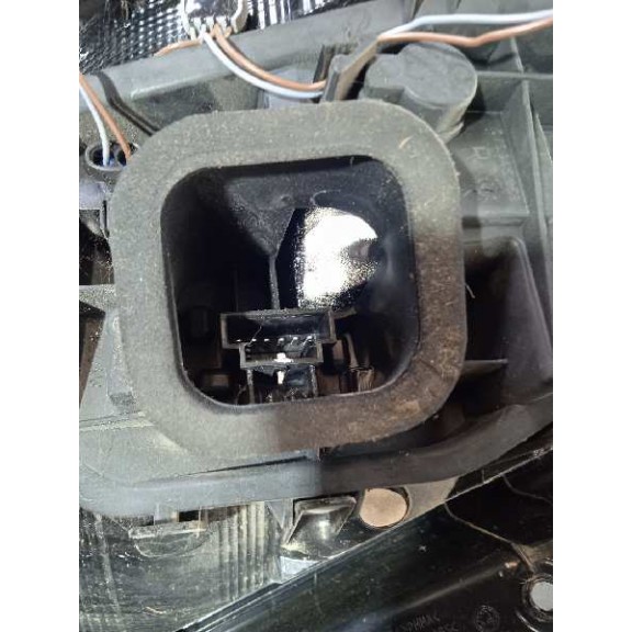 Recambio de piloto trasero derecho para skoda fabia 1.0 mpi referencia OEM IAM 6V6945096  