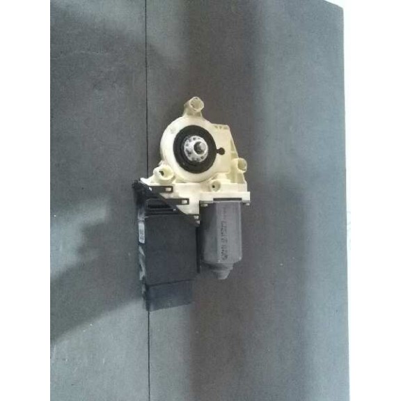 Recambio de motor elevalunas delantero izquierdo para seat leon (1m1) 1.6 16v referencia OEM IAM   