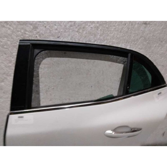 Recambio de puerta trasera izquierda para renault megane iv berlina 5p experience referencia OEM IAM 821015121R BLANCO 