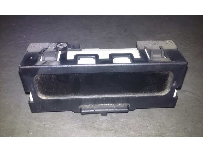 Recambio de display para renault megane ii berlina 3p confort authentique referencia OEM IAM 8200350498  
