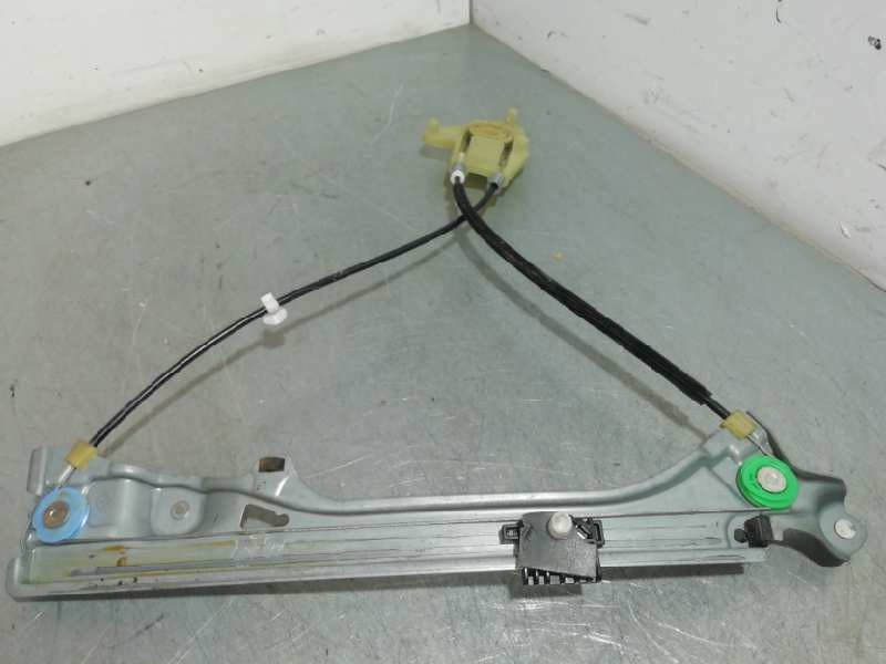 Recambio de elevalunas trasero izquierdo para renault laguna iii referencia OEM IAM 827010001R SIN MOTOR 