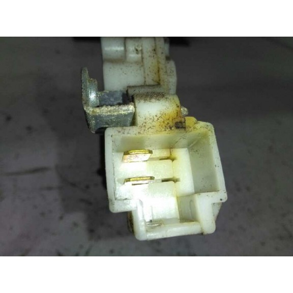 Recambio de cerradura puerta trasera izquierda para nissan almera (n15) lx referencia OEM IAM 8255361U01 980522 2 PINS