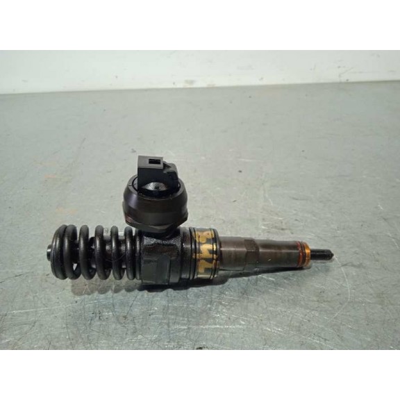 Recambio de inyector para skoda suberb (3t4) 2.0 tdi dpf referencia OEM IAM 0381300738Q  