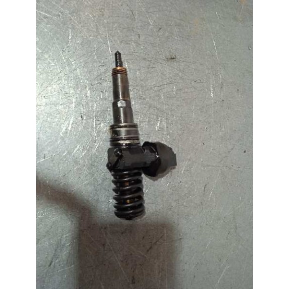 Recambio de inyector para skoda suberb (3t4) 2.0 tdi dpf referencia OEM IAM 0381300738Q  