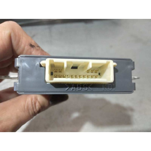 Recambio de modulo electronico para lexus is 300h referencia OEM IAM 50122229  