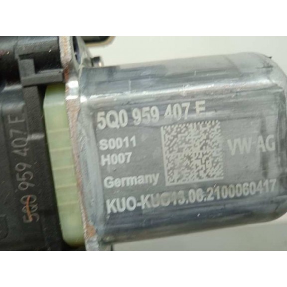 Recambio de motor elevalunas trasero izquierdo para seat ateca (khp) referencia OEM IAM 5Q0959407E 0130822725 5 PINS