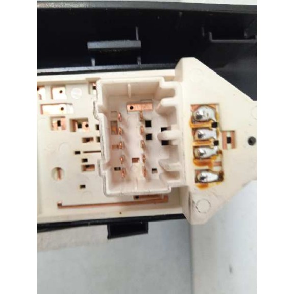 Recambio de mando elevalunas delantero izquierdo para kia cee´d emotion referencia OEM IAM 369490 1374781OK 4 TECLAS