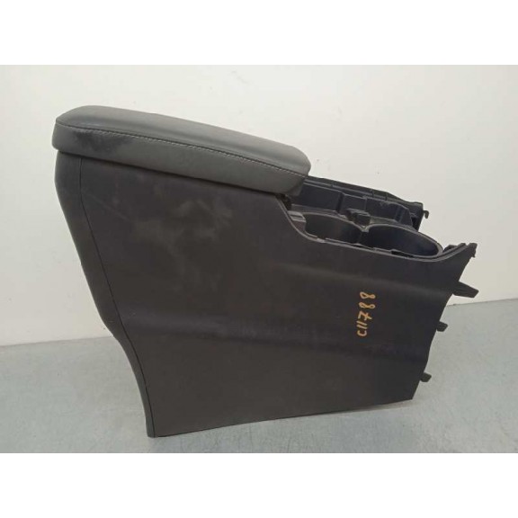 Recambio de apoyabrazos central para lexus ct 200h referencia OEM IAM 5891176010  CUERO