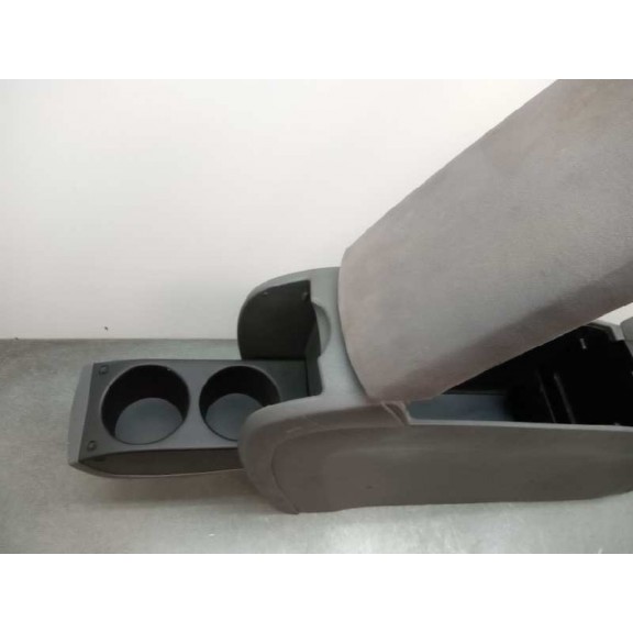 Recambio de apoyabrazos central para toyota prius (nhw20) 1.5 cat referencia OEM IAM 5891247030  