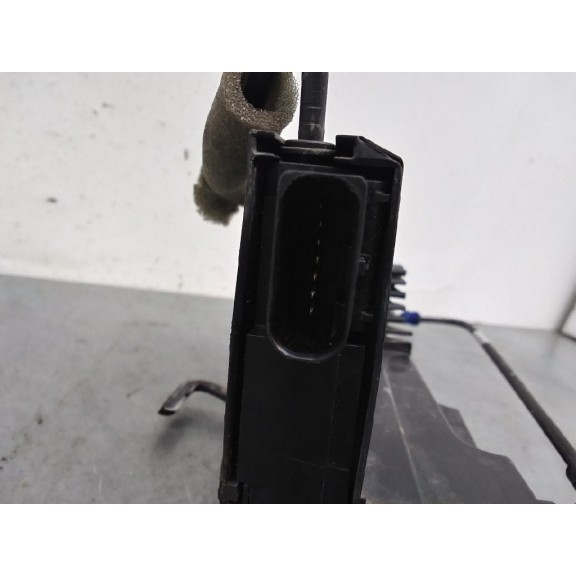 Recambio de cerradura puerta delantera izquierda para citroën c4 picasso attraction referencia OEM IAM 9805635580  7 PINS