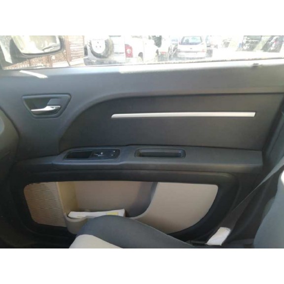 Recambio de guarnecido puerta delantera derecha para dodge journey 2.0 16v crd cat referencia OEM IAM   