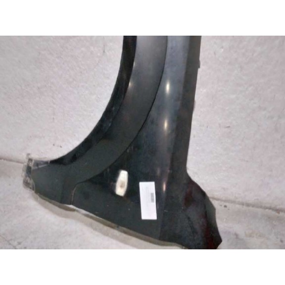 Recambio de aleta delantera izquierda para kia sorento 2.5 crdi referencia OEM IAM  NEGRO RAYADA