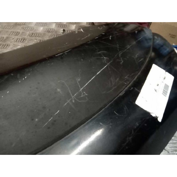 Recambio de aleta delantera izquierda para kia sorento 2.5 crdi referencia OEM IAM  NEGRO RAYADA