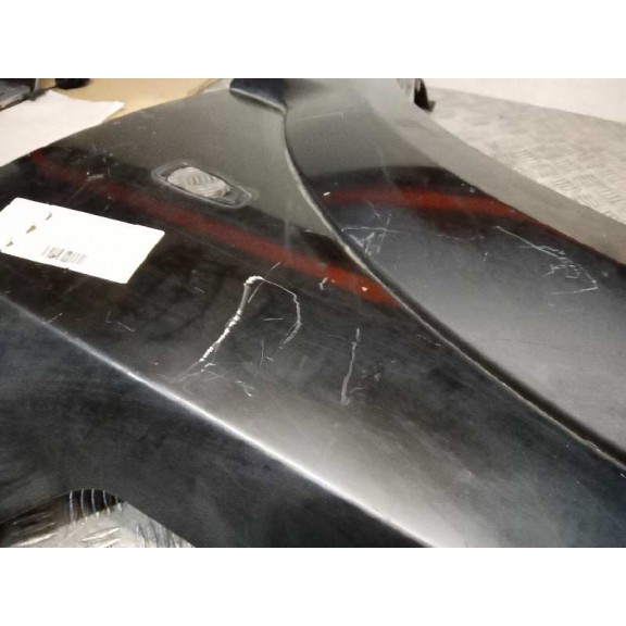 Recambio de aleta delantera izquierda para kia sorento 2.5 crdi referencia OEM IAM  NEGRO RAYADA