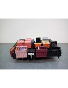 Recambio de caja reles / fusibles para mercedes-benz clase c w205 c200 bluetec referencia OEM IAM A2059068501   2