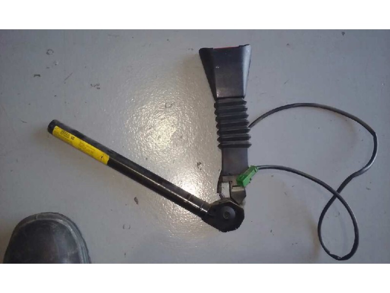Recambio de pretensor airbag derecho para opel astra g berlina comfort referencia OEM IAM 24404441 ENGANCHE 