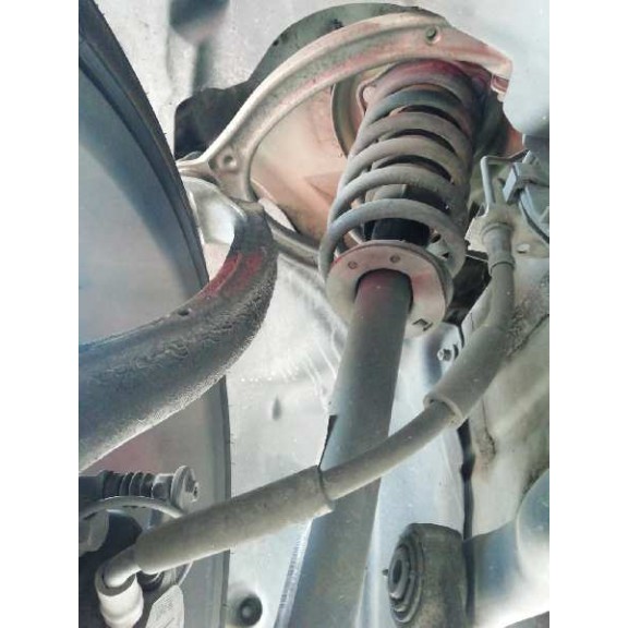 Recambio de amortiguador delantero derecho para mercedes-benz clase c w205 c200 bluetec referencia OEM IAM A2053207568  
