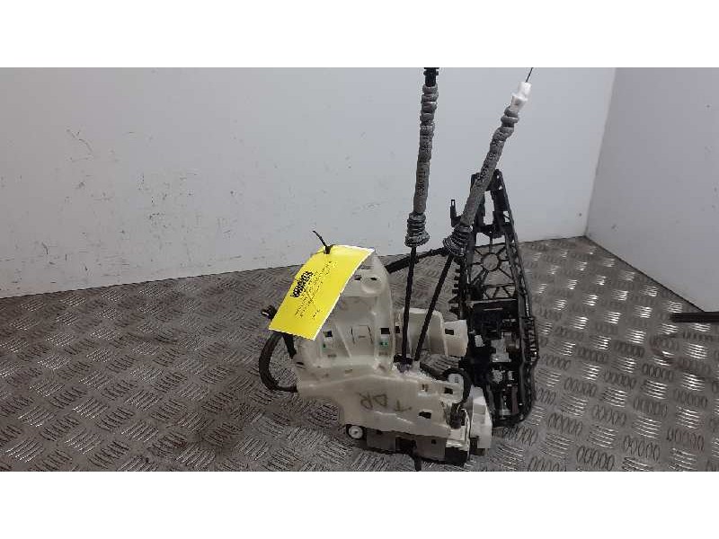 Recambio de cerradura puerta trasera derecha para jeep renegade sport 4x2 referencia OEM IAM 40146025011  