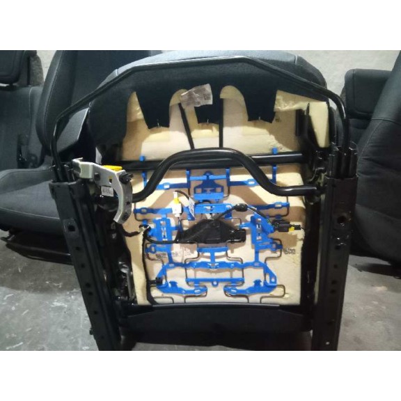 Recambio de juego asientos completo para opel corsa f 1.2 referencia OEM IAM   