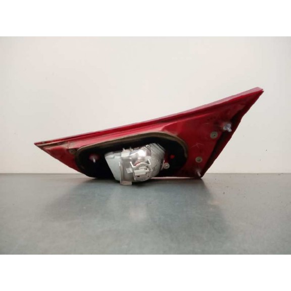 Recambio de piloto trasero izquierdo interior para toyota auris active referencia OEM IAM 02260  