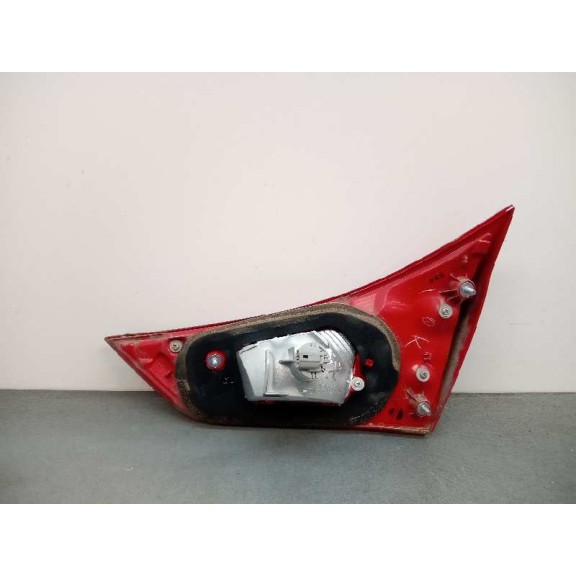 Recambio de piloto trasero izquierdo interior para toyota auris active referencia OEM IAM 02260  