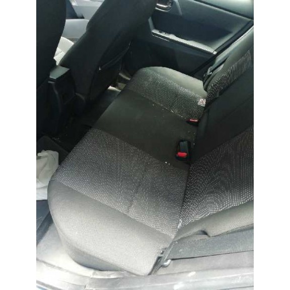 Recambio de asientos traseros para toyota auris active referencia OEM IAM   