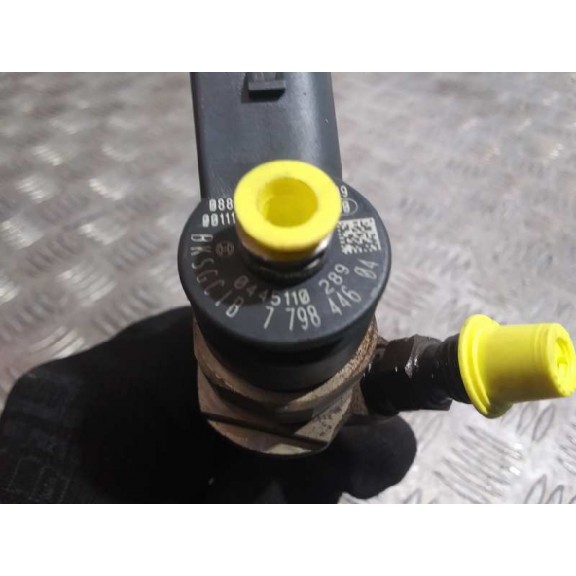 Recambio de inyector para bmw serie 1 berlina (e81/e87) 116d referencia OEM IAM 779844604  