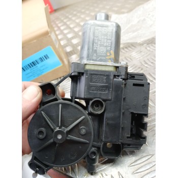 Recambio de motor elevalunas trasero derecho para volkswagen polo (6c1) advance bluemotion referencia OEM IAM 6R0959812N 5 PINES