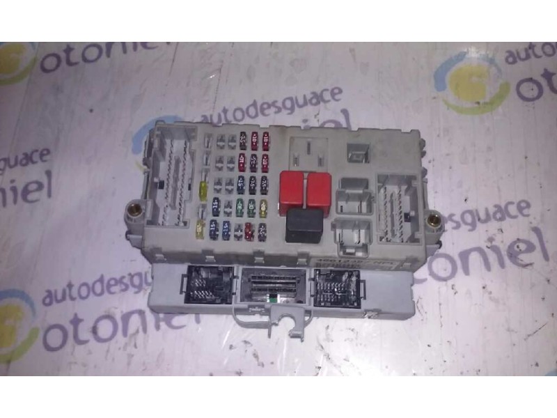 Recambio de caja reles / fusibles para fiat doblo (119) 1.9 d active (05.2004) referencia OEM IAM 46812227  