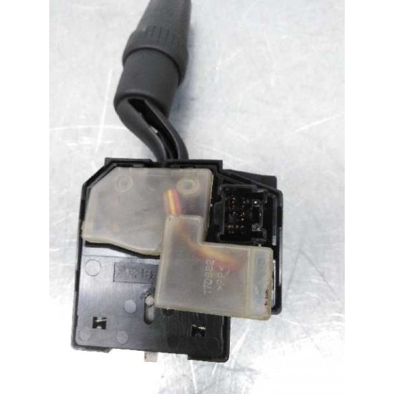 Recambio de mando luces para mazda 3 berlina (bk) 1.6 16v cat referencia OEM IAM 17D682  VOLANTE