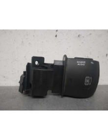 Recambio de mando volante para renault megane iii berlina 5 p 1.2 16v referencia OEM IAM 255529492R  