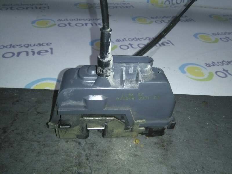 Recambio de cerradura puerta trasera derecha para renault scenic ii authentique referencia OEM IAM 825020033R  6 PIN