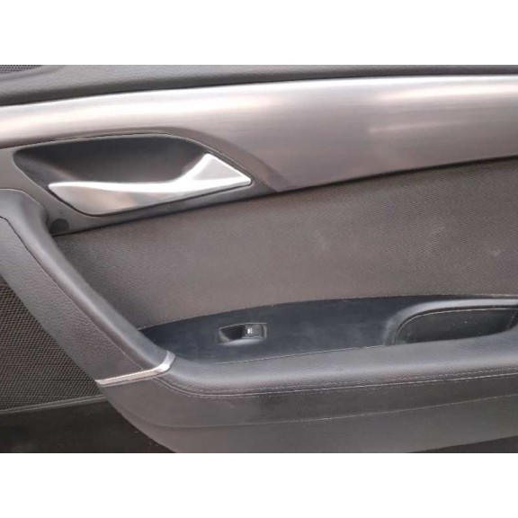 Recambio de guarnecido puerta delantera derecha para hyundai i40 comfort referencia OEM IAM 823203Z000  