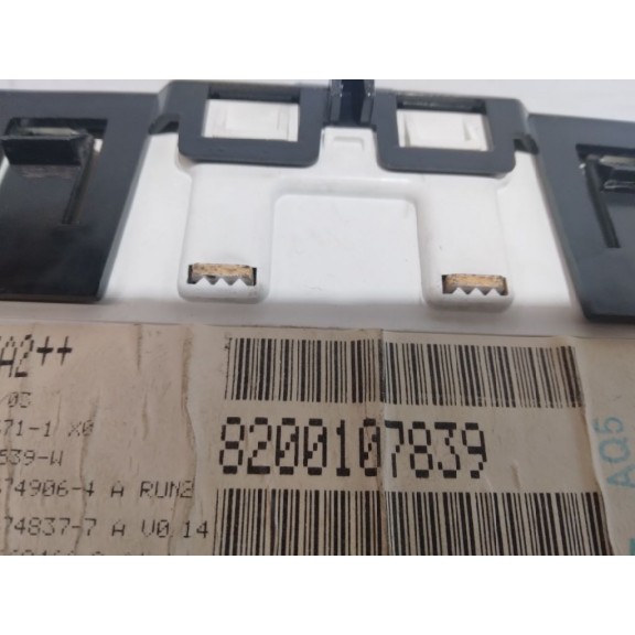 Recambio de display para renault megane ii berlina 5p confort authentique referencia OEM IAM 8200107839  