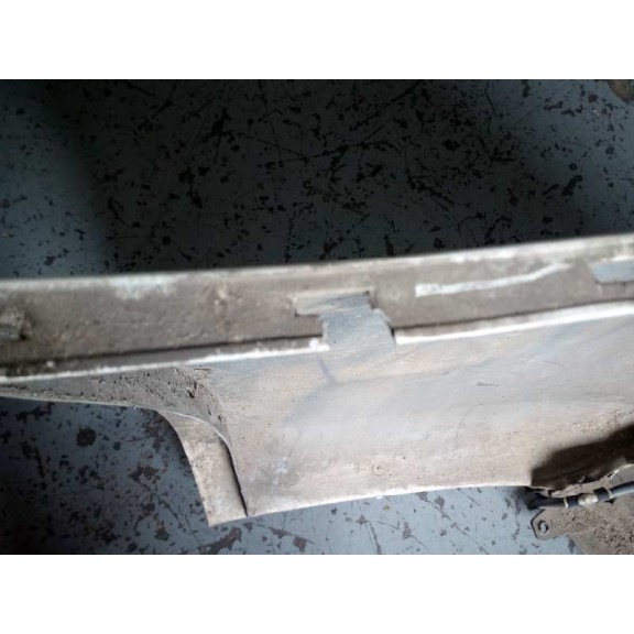 Recambio de paragolpes trasero para audi a4 ber. (b8) básico referencia OEM IAM  UN ROCE CON SENSORES