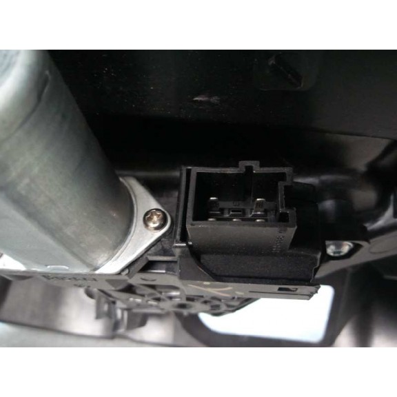 Recambio de elevalunas trasero derecho para mercedes-benz clase c w205 c200 bluetec referencia OEM IAM A2055409206 5 PINES 