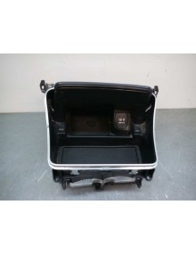 Recambio de consola central para mercedes-benz clase c w205 c200 bluetec referencia OEM IAM A2056800210 PORTAOBJETOS  2