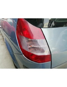 Recambio de piloto trasero izquierdo para renault grand scenic 1.9 dci referencia OEM IAM 8200127704  