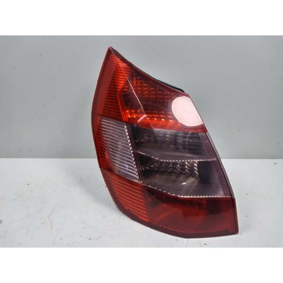 Recambio de piloto trasero izquierdo para renault grand scenic 1.9 dci referencia OEM IAM 8200127704  