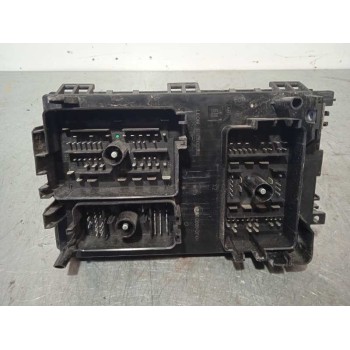 Recambio de caja reles / fusibles para opel astra j lim. cosmo referencia OEM IAM 13318782  