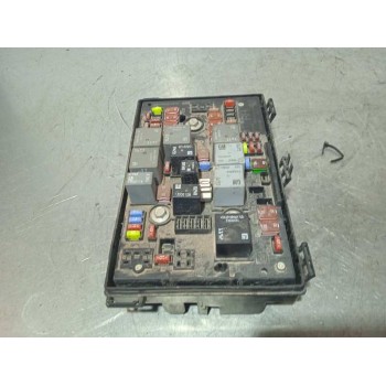 Recambio de caja reles / fusibles para opel astra j lim. cosmo referencia OEM IAM 13318782  