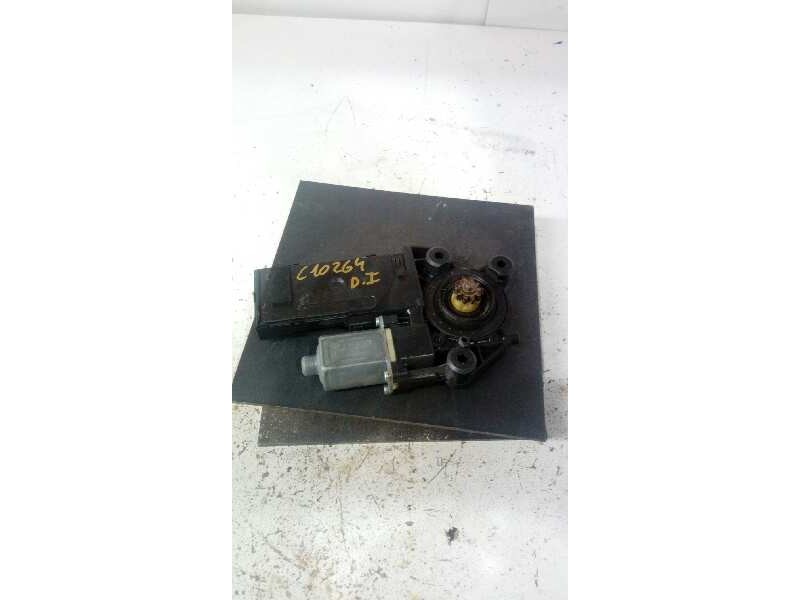 Recambio de motor elevalunas delantero izquierdo para renault megane iii berlina 5 p dynamique referencia OEM IAM   5 P