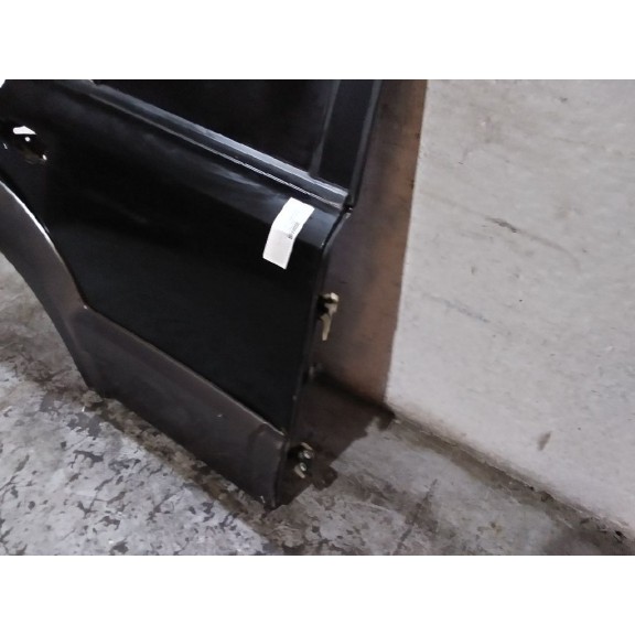 Recambio de puerta trasera derecha para kia sorento 2.5 crdi cat referencia OEM IAM   
